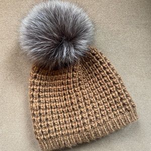 Kyi Kyi fox fur hat